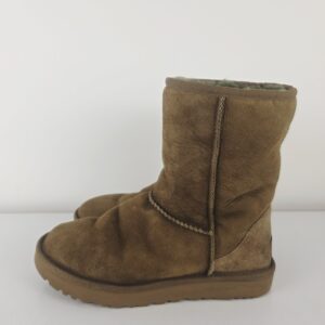 UGG Womens Boots Genuine Leather Sheepskin Classic Short Winter Snow size UK 5.5